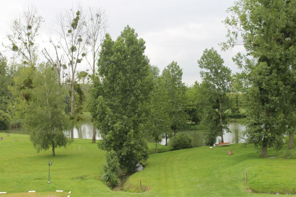 Domaine De Presle Saumur, The Originals Relais 디스트르 객실 사진
